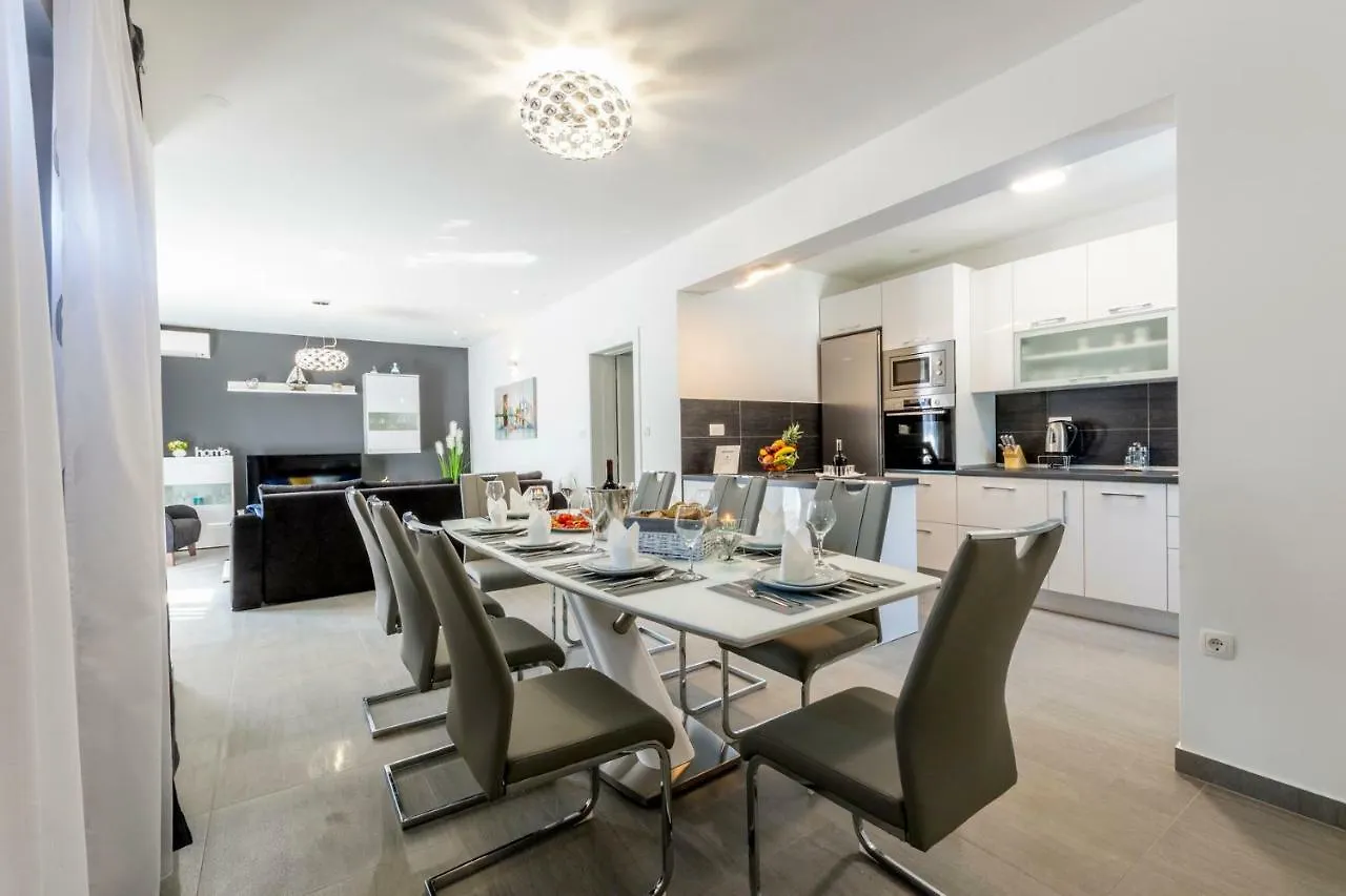 Villa Magnolia By Split Apartment