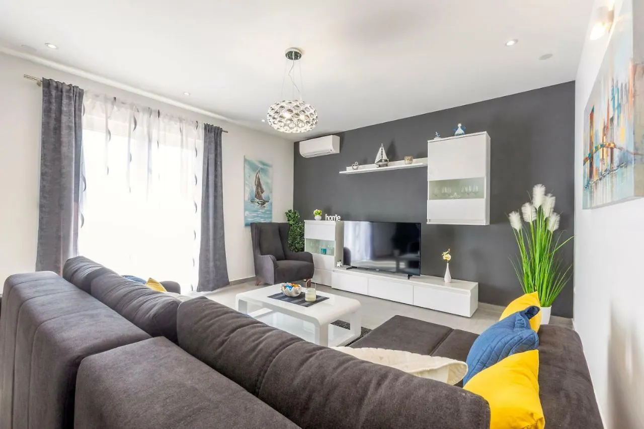 Apartment Villa Magnolia By Split