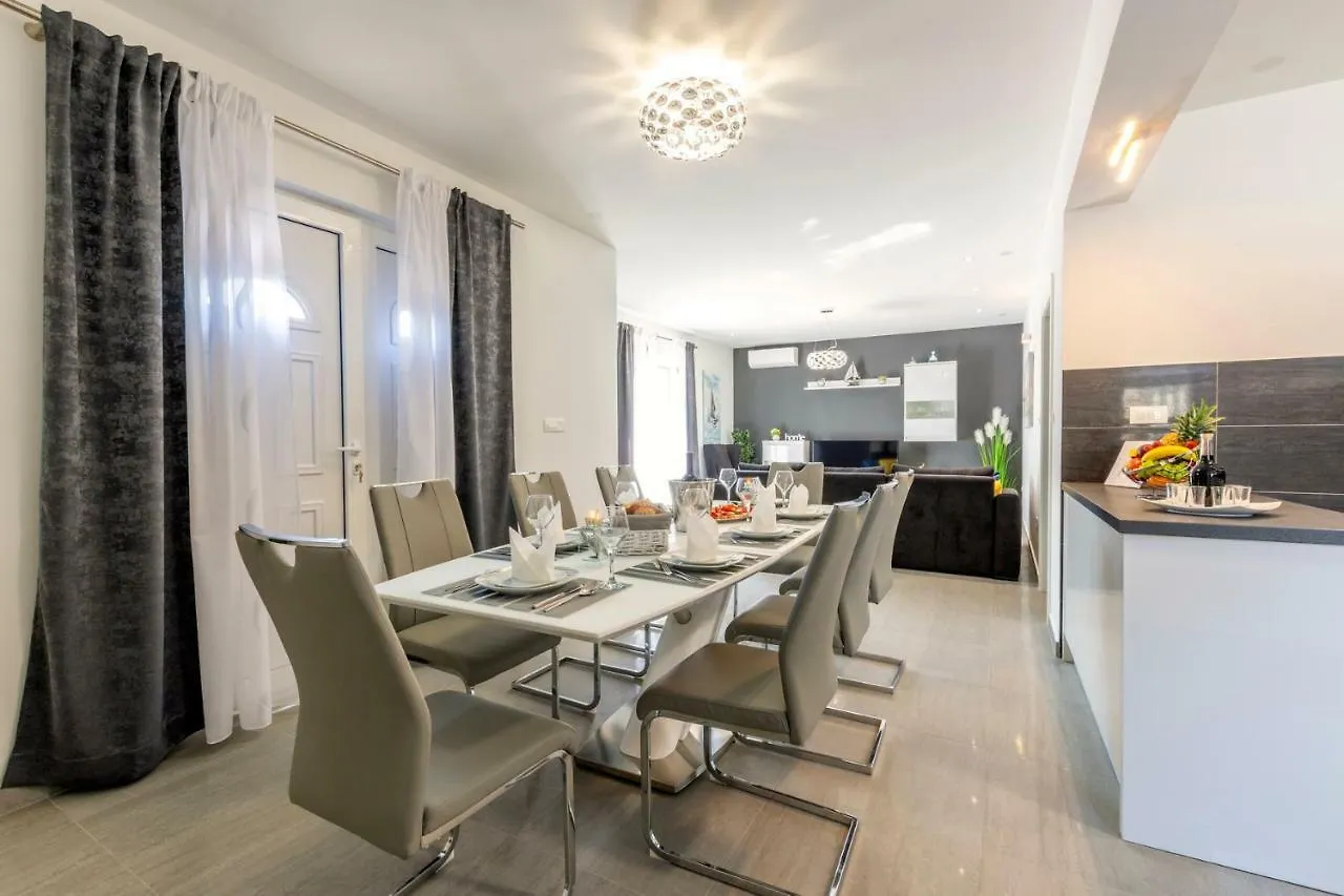 Villa Magnolia By Split Apartment