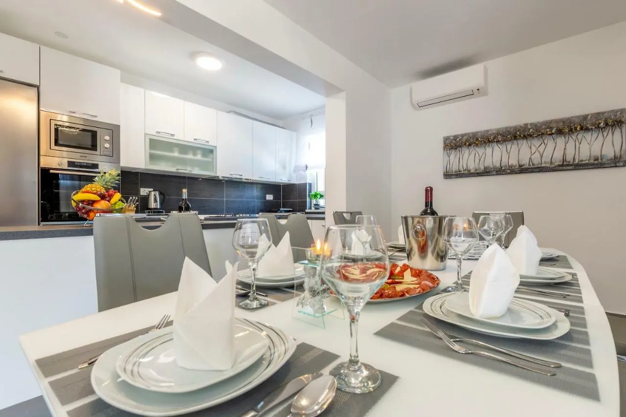 Villa Magnolia By Split Apartment